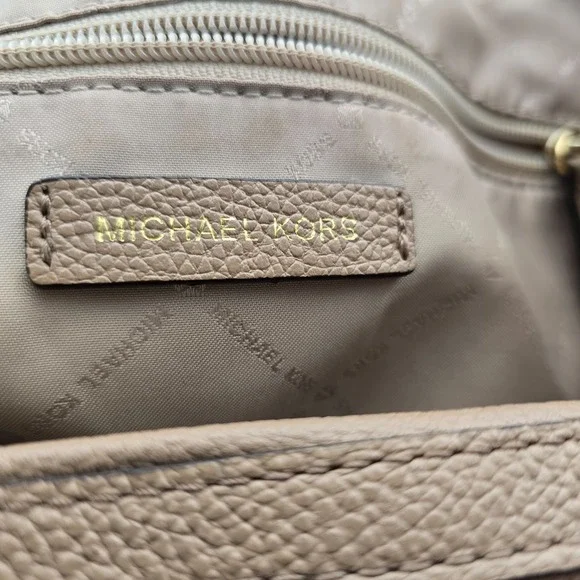 Michael Kors Raven Tan Pebble Leather Tote Shoulder Bag Hobo Style Hybrid Casual - Picture 16 of 16